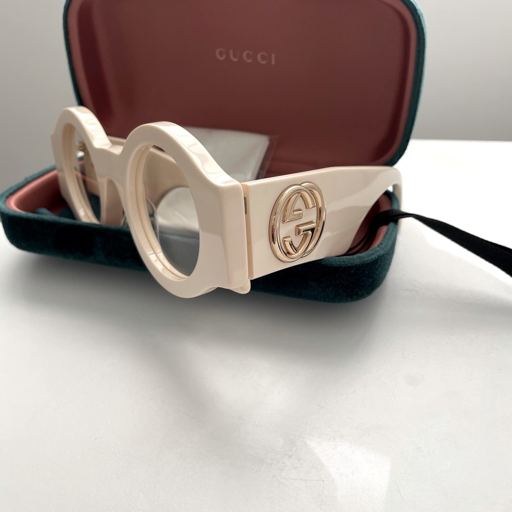 ***SOLD***Gucci large frame off white frames